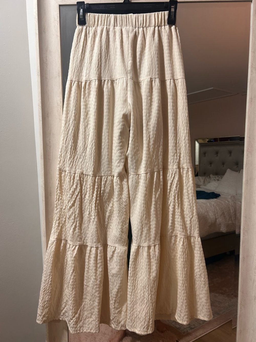 SHEIN Cream Elastic Waist Tiered Palazzo Pants
